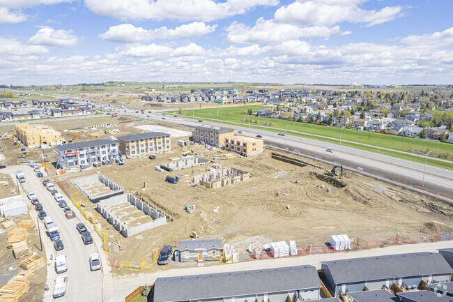 Building Photo - Thrive Townhomes