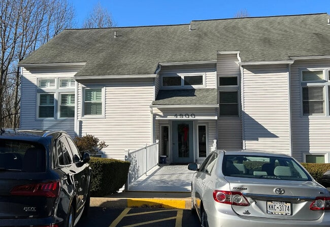 Building Photo - 4903 Claremont Ct