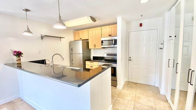 Foto del edificio - 6400 Christie Ave