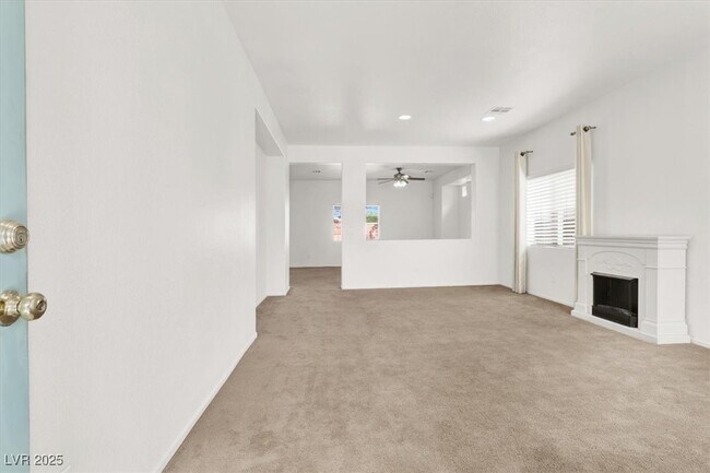 Foto del edificio - 6536 Casamar St