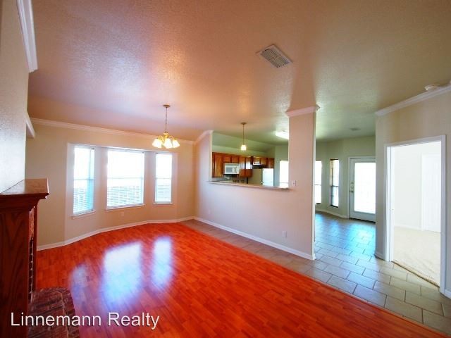 Building Photo - 3 br, 2 bath House - 2108 Flagstaff Drive