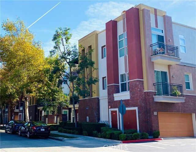 Foto principal - 640 W 1st St