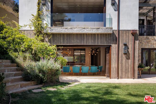 Foto del edificio - 1105 Rivas Canyon Rd