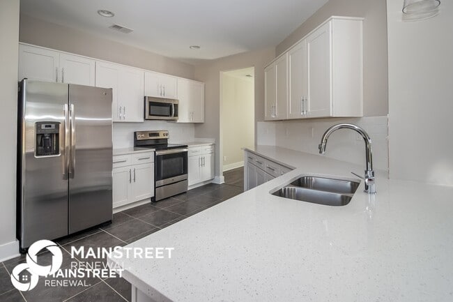 Foto del edificio - 6454 Asbury Pl