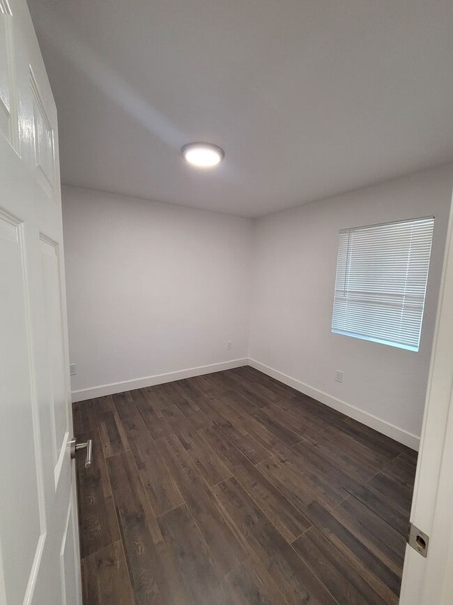 Building Photo - Stylish & Modern 1-Bedroom Retreat Steps f...