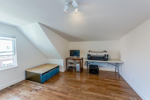 Foto del edificio - 3644 W Shakespeare Ave