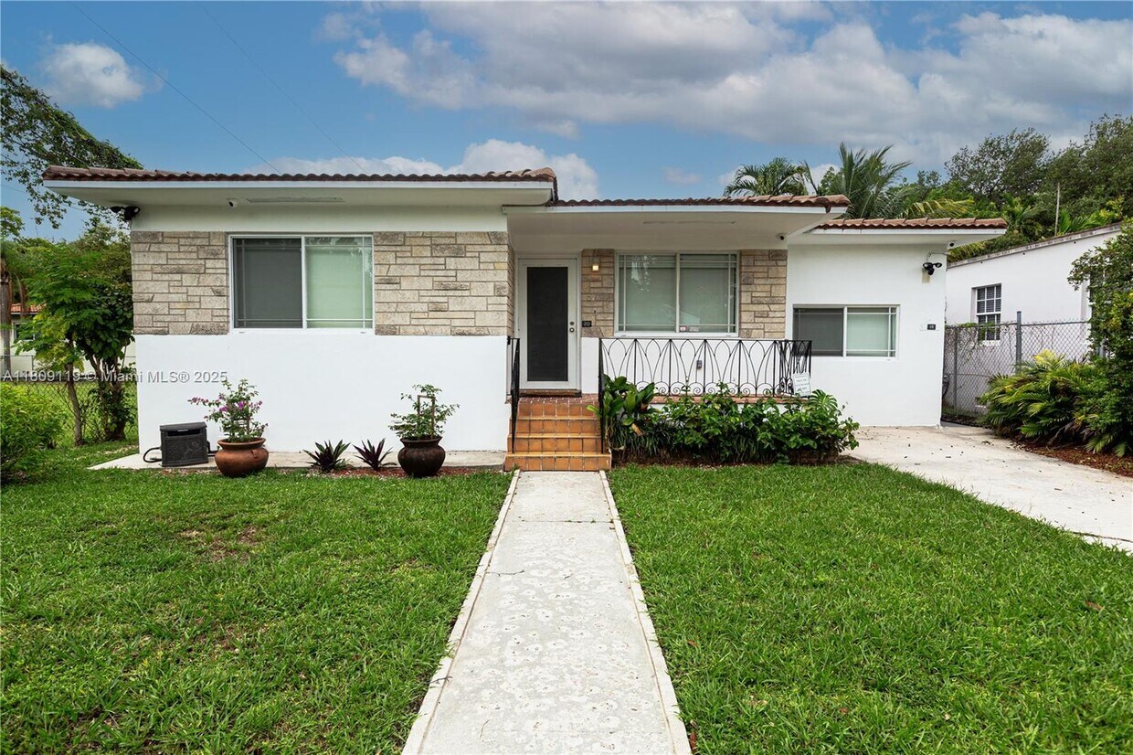 Foto principal - 20 NW 45th St