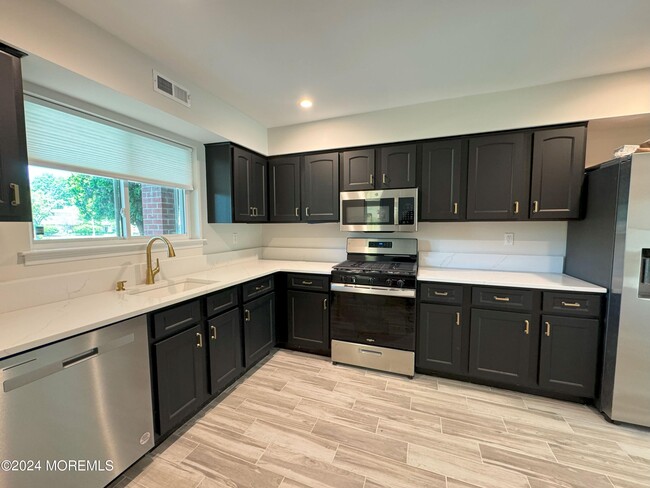 Foto del edificio - 112 Nightingale Ct
