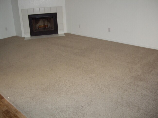 Foto del edificio - 2160 Highpointe Dr