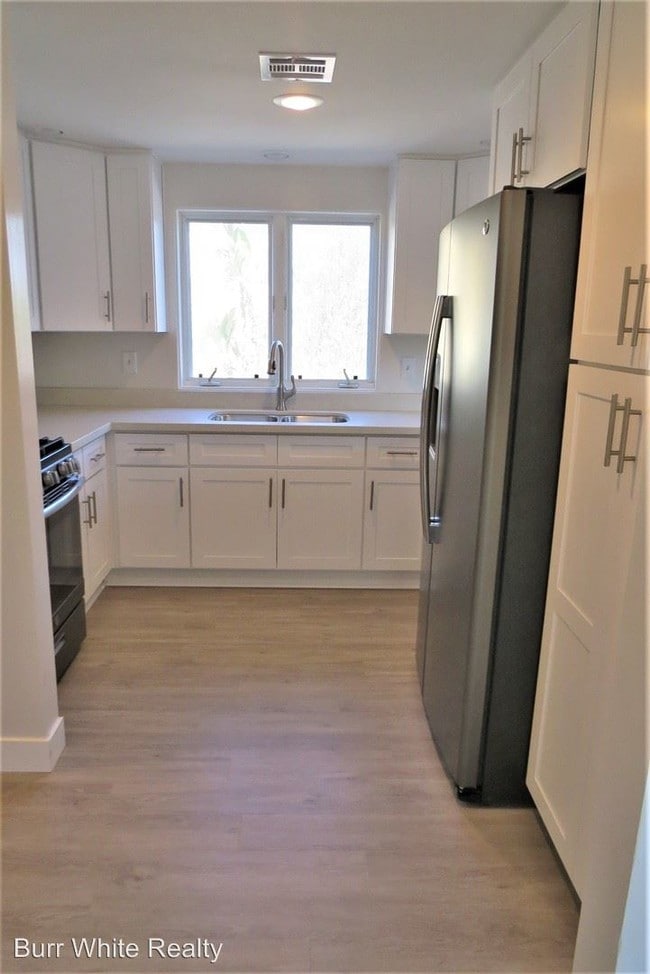 Building Photo - 2 br, 1.5 bath House - 5803 Seashore  B