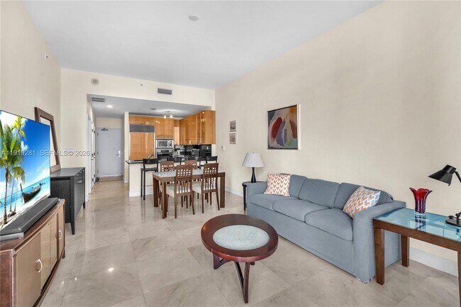 Foto del edificio - 6799 Collins Ave
