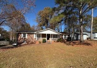 Building Photo - 2490 Trent Dr NE