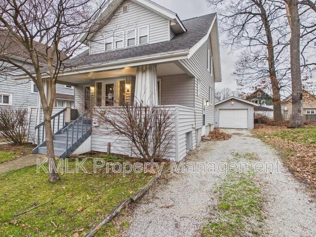 Foto del edificio - 1159 Carey Ave