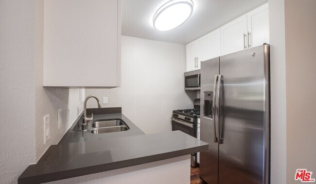 Foto del edificio - 26347 W Thousand Oaks Blvd