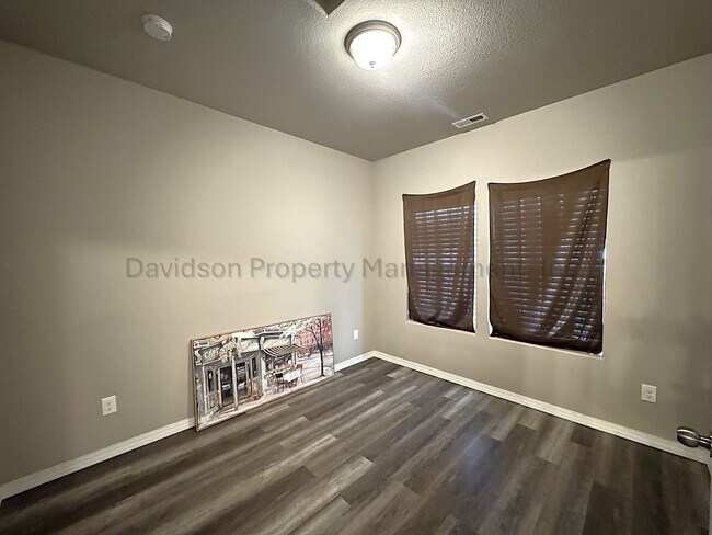 Building Photo - 10701 Traders Pkwy