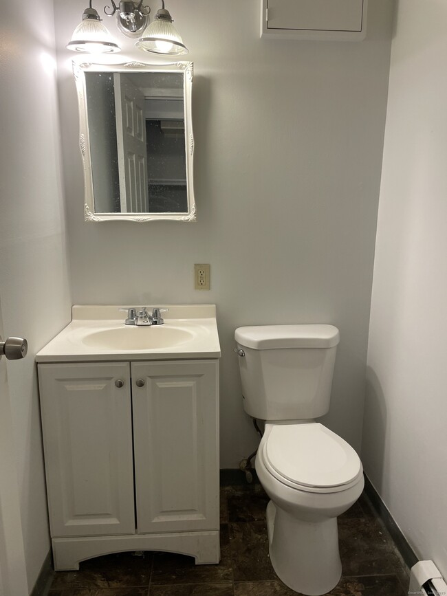 Building Photo - 88 Wakelee Rd