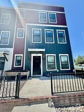 Building Photo - 1910 Songbird Dr