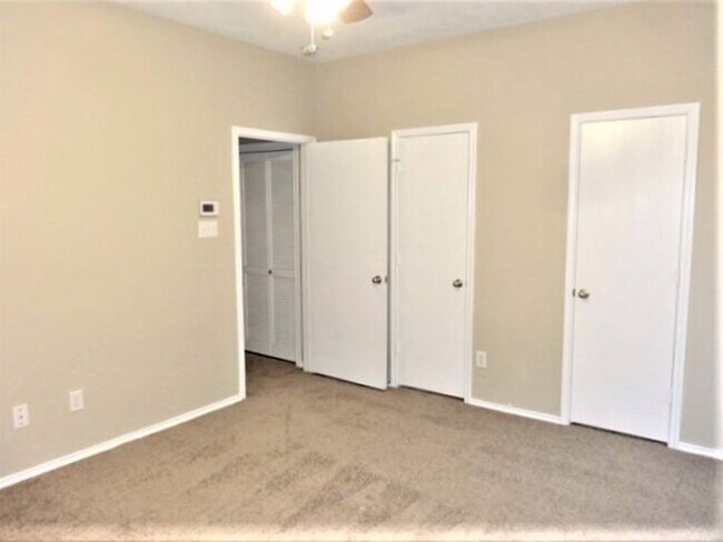 Building Photo - 14419 Hillard Green Ln
