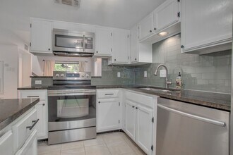 Building Photo - 1135 Barton Hills Dr