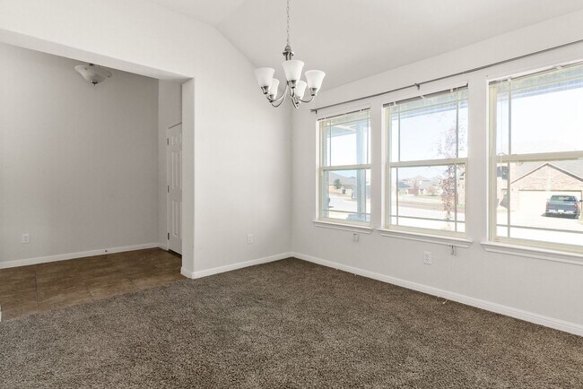 Foto del edificio - 3902 Flatrock Mountain Dr