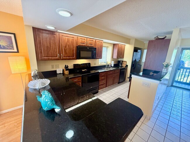 Foto del edificio - 2 bed 2 bath Turnkey Yearly Rental – Water...