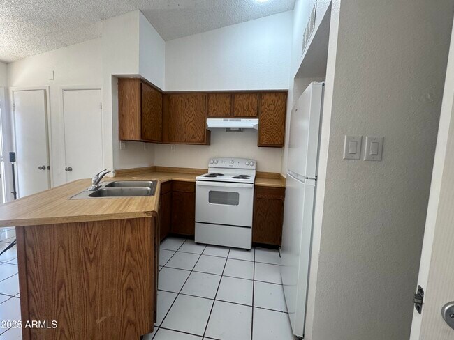 Foto del edificio - 302 S Westfall Ave