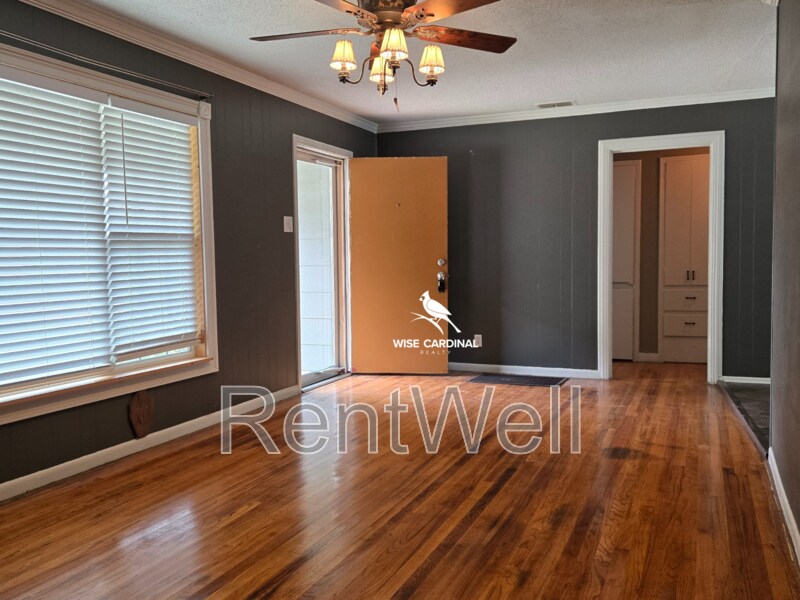 Primary Photo - 2111 36th St