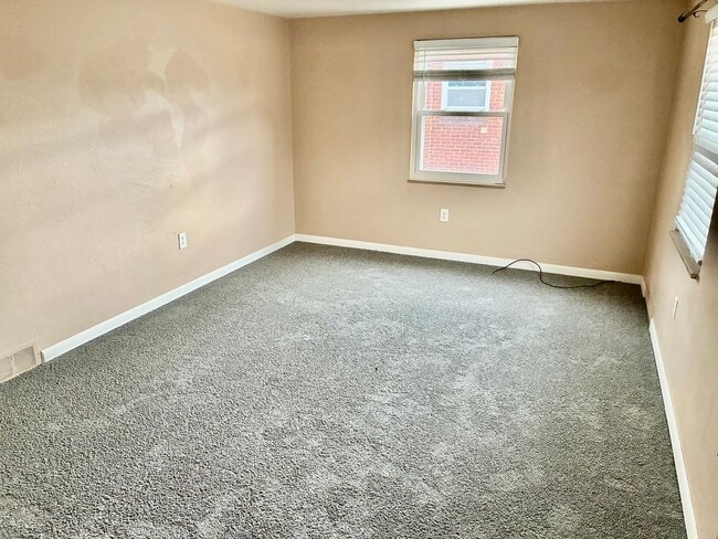 Building Photo - Charming 3/2 Home in Castle Shannon - Gara...