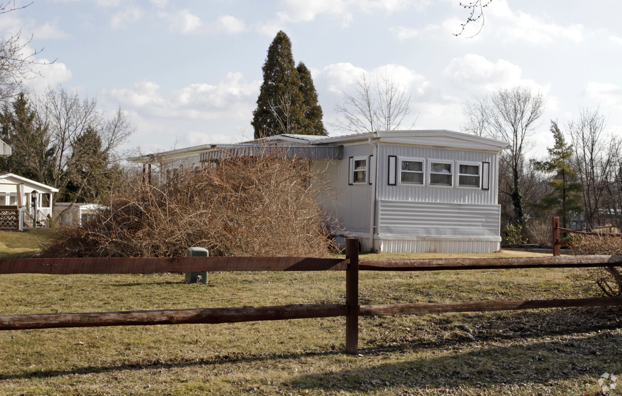 Building Photo - Virginia Hills