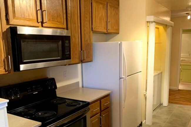 Kitchen - 815 Sea Spray Ln