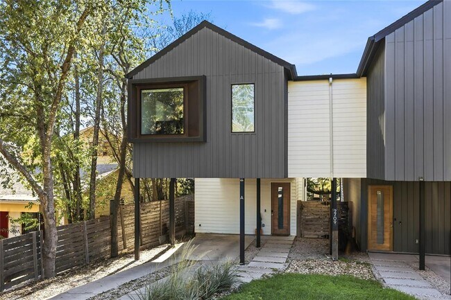 Building Photo - 2709 E 14th St