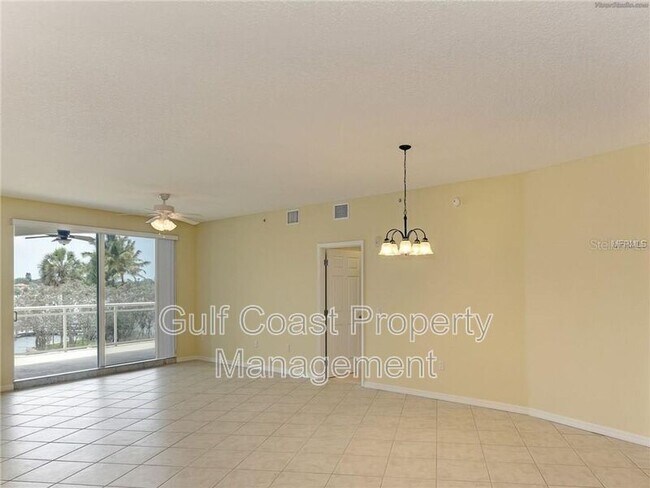 Building Photo - 516 S Tamiami Trail
