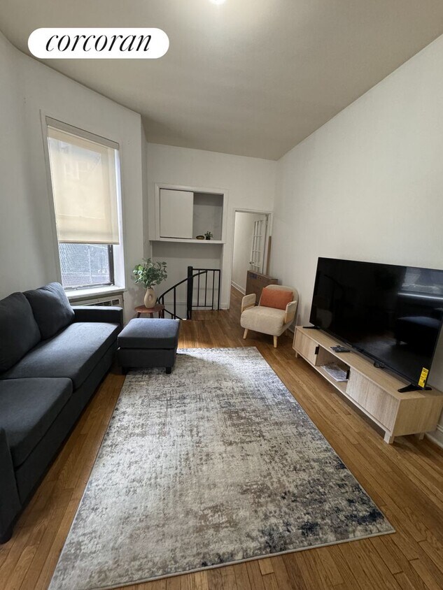 Foto principal - 238 E 82nd St