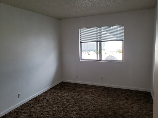Foto del edificio - 1231 E 7th St
