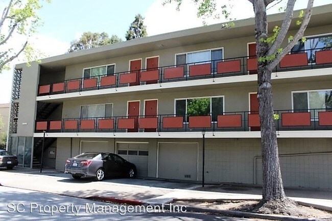 Building Photo - 1501 Carmelita Ave