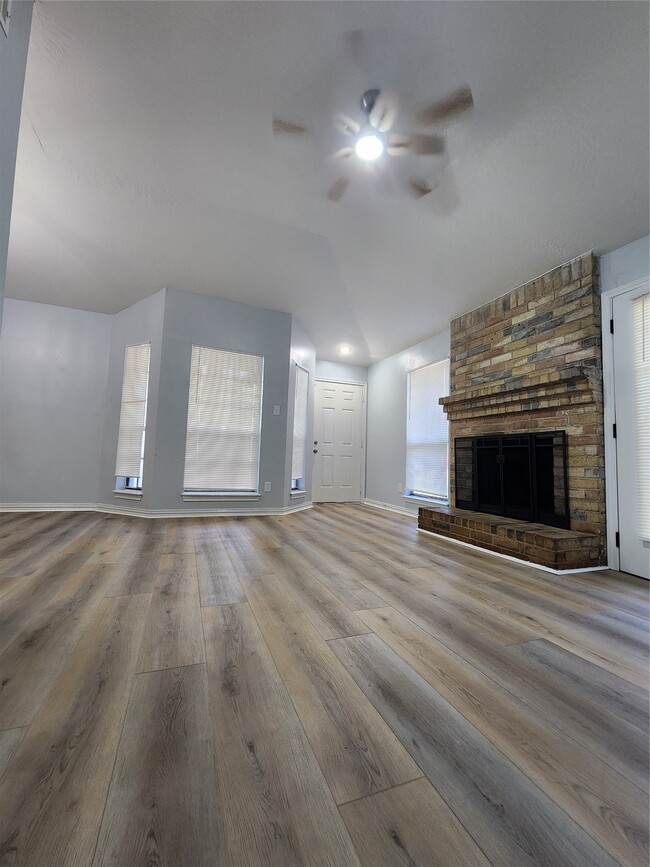 Building Photo - 5003 Maurita Dr