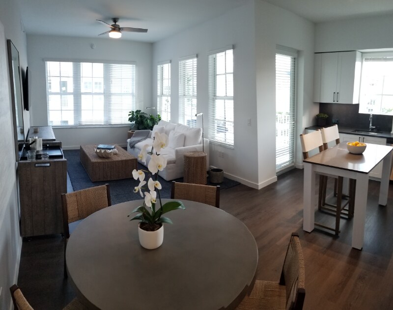 1 N Dixie Hwy, Lantana, FL 33462 Room for Rent in Lantana, FL