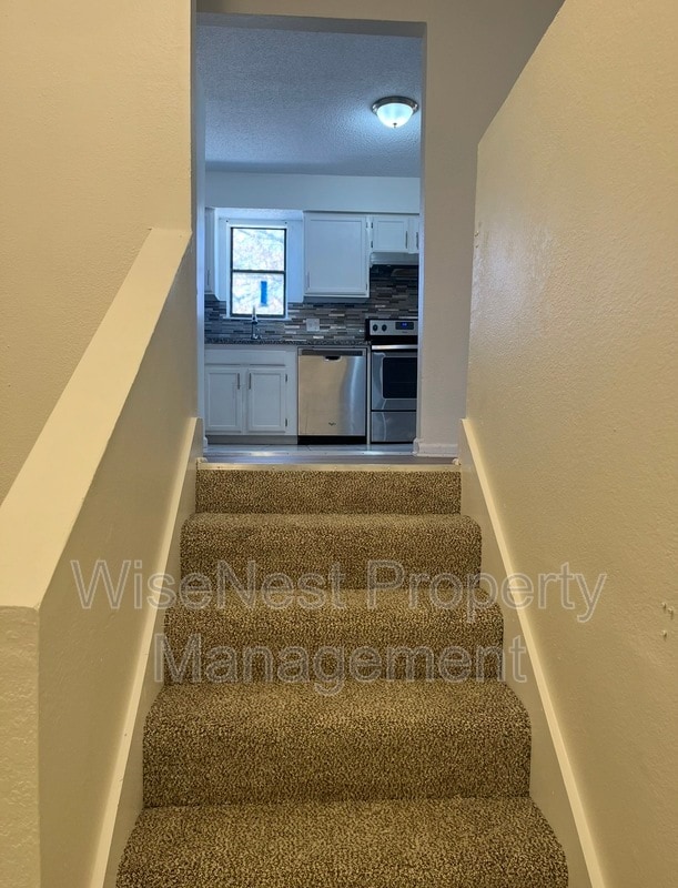 Building Photo - 1704 NE Balboa St