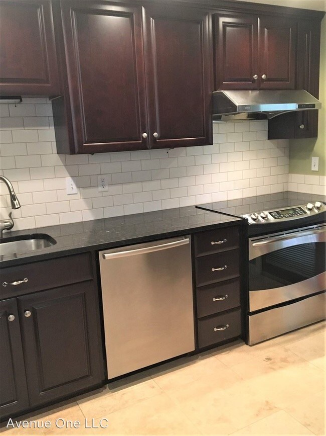 Foto del edificio - 8018 13th Ave NW