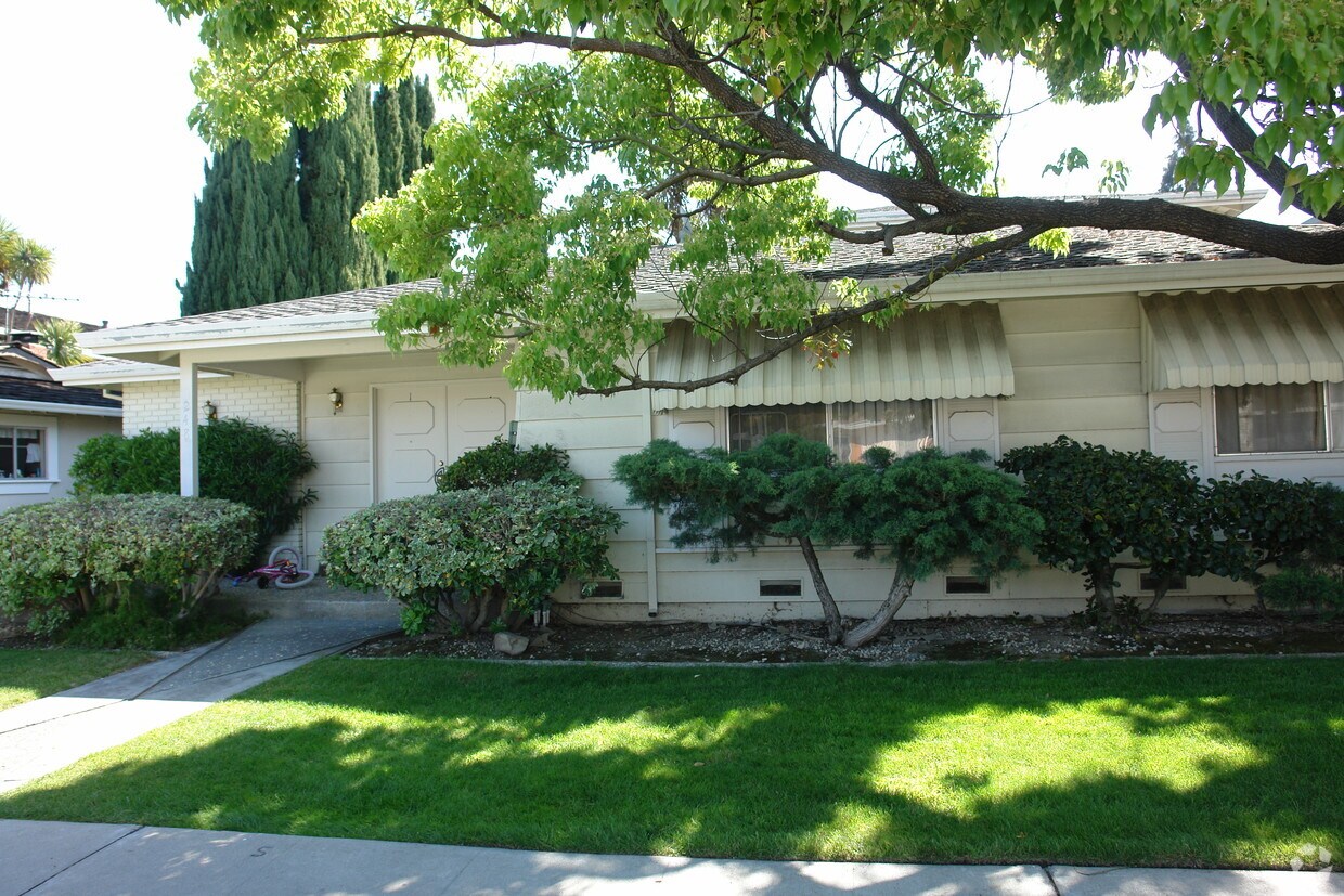 Building Photo - 248 Greendale Way