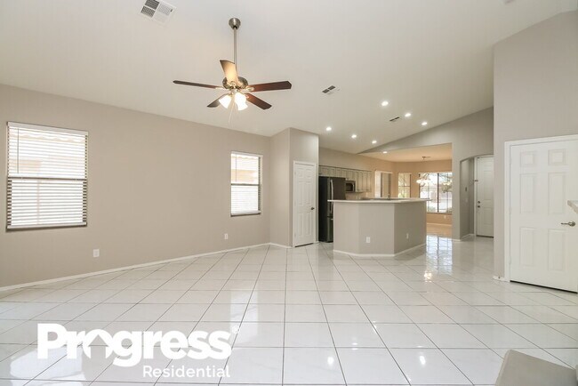 Building Photo - 3890 S Coach House Dr