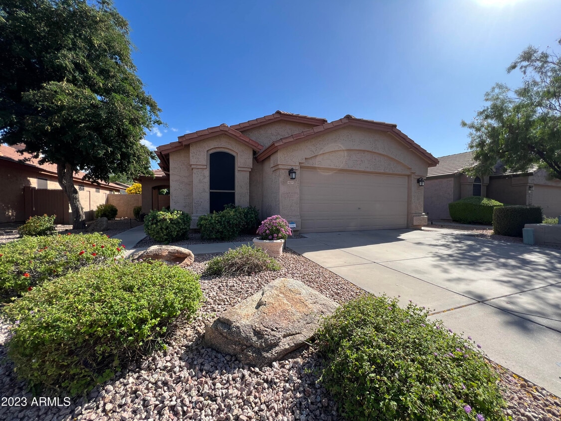 Primary Photo - 4619 E Adobe Dr