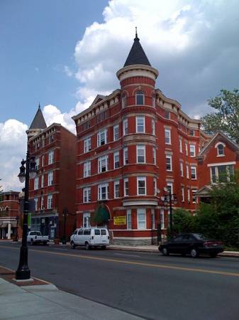 Beautiful Historic Building Erected in 1898 - 2716 Woodburn Ave