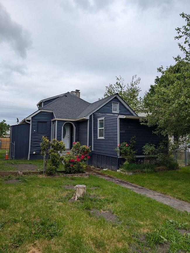 Building Photo - Large Bremerton Original for Rent! Over 23...
