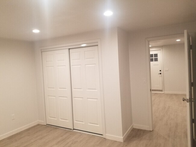 Building Photo - 4964 W Ticoa Ln