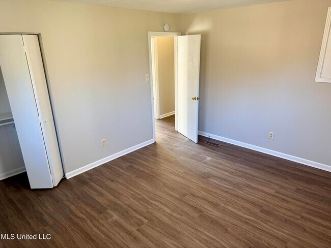 Foto del edificio - 1268 Staunton Dr