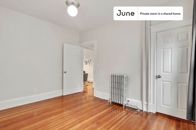 Building Photo - Room in Shared 4 bed/2 bath home