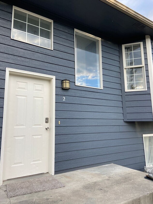 Primary Photo - Riverton triplex