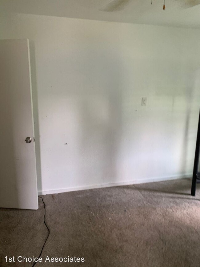Building Photo - 2 br, 1 bath House - 4911 Ben Day Murrin B...