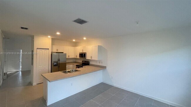 Foto del edificio - 1844 SE 27th Dr